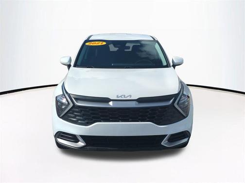 Snow White Pearl 2023 Kia Sportage LX