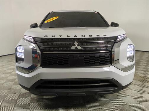 2024 Mitsubishi Outlander ES 2.5 2WD