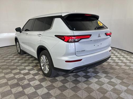 2024 Mitsubishi Outlander ES 2.5 2WD