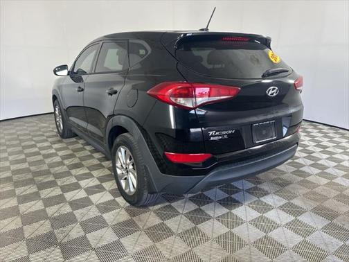 2017 Hyundai TUCSON SE