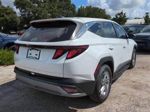 2025 Hyundai TUCSON SE