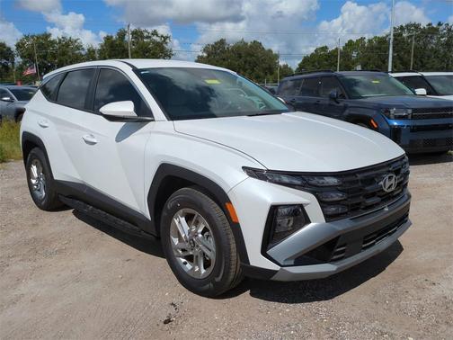 2025 Hyundai TUCSON SE