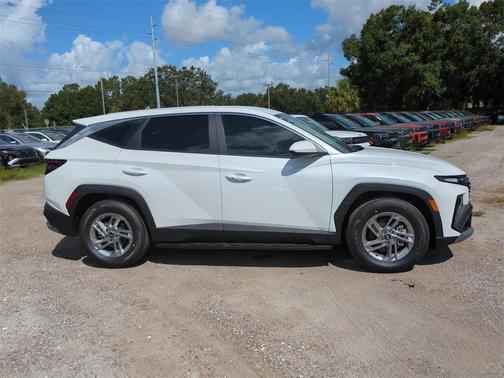 2025 Hyundai TUCSON SE