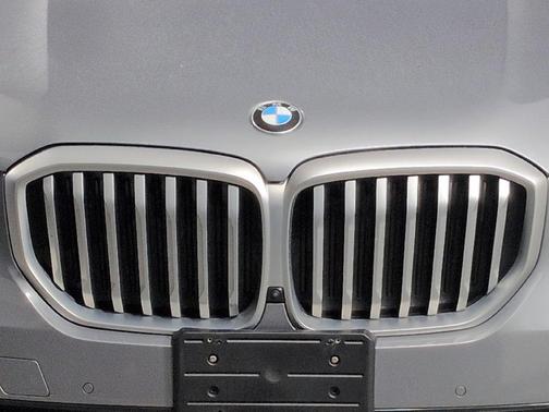 Skyscraper Grey Metallic 2026 BMW X5 xDrive40i