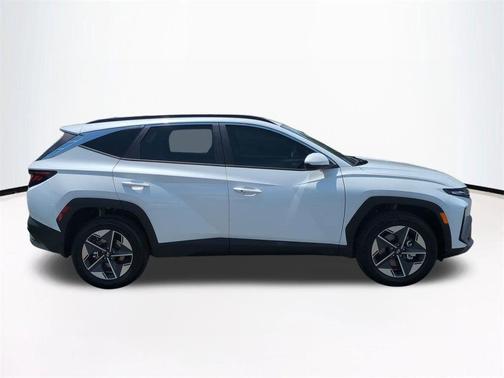 Creamy White Pearl 2026 Hyundai TUCSON Hybrid SEL