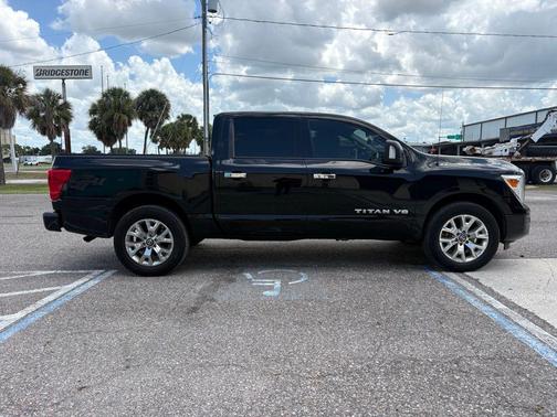 Super Black 2020 Nissan Titan SV