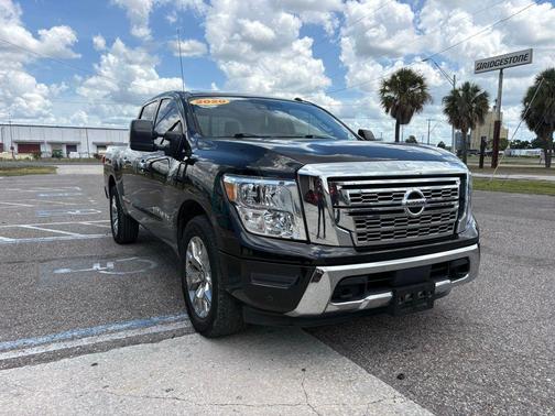 Super Black 2020 Nissan Titan SV
