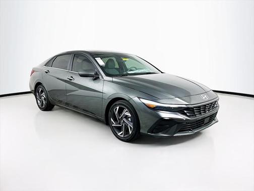 2025 Hyundai ELANTRA SEL