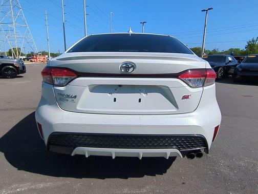 Blizzard Pearl 2021 Toyota Corolla SE