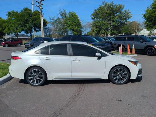 Blizzard Pearl 2021 Toyota Corolla SE