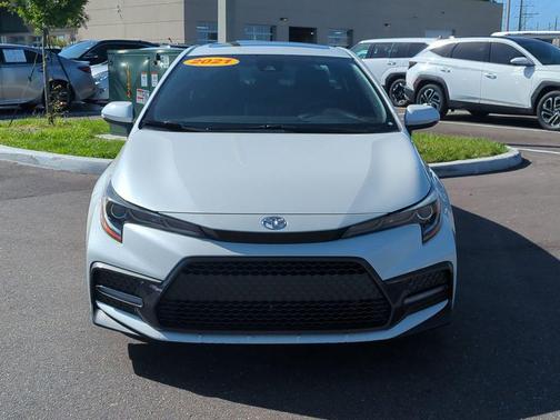 Blizzard Pearl 2021 Toyota Corolla SE