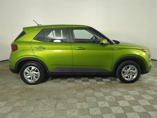2023 Hyundai VENUE SE