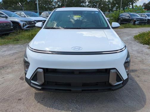 2026 Hyundai KONA SE