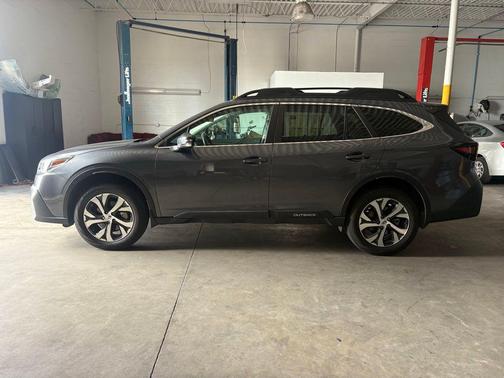 Gray Metallic 2021 Subaru Outback Limited