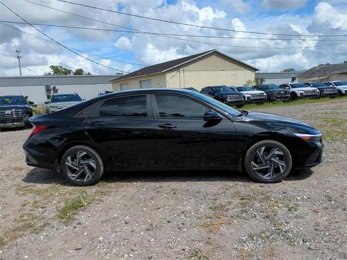 2025 Hyundai ELANTRA HEV SEL Sport