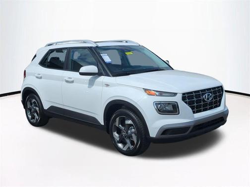 Lunar White 2026 Hyundai VENUE SEL