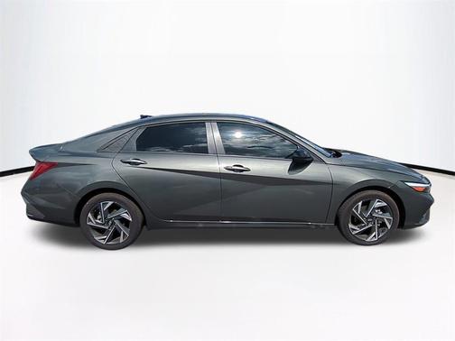 2025 Hyundai ELANTRA HEV SEL Sport