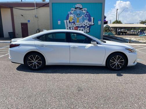 2023 Lexus ES 350 Base