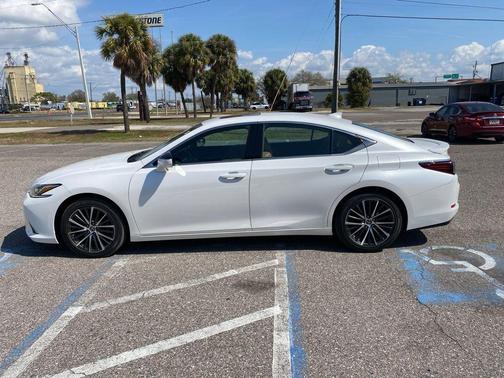 2023 Lexus ES 350 Base