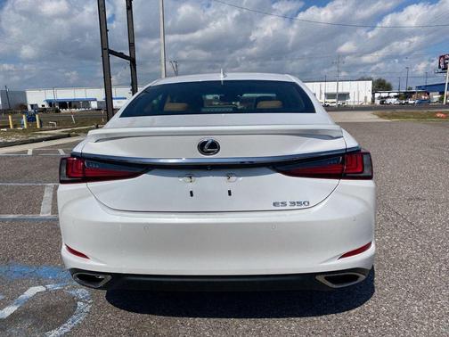 2023 Lexus ES 350 Base