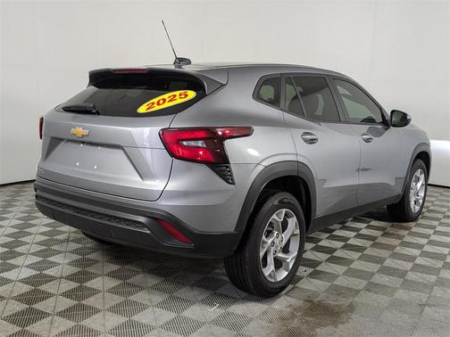 2025 Chevrolet Trax LS