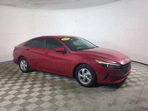 2022 Hyundai ELANTRA SE