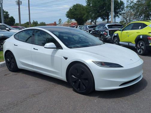 Pearl White Multi-Coat 2024 Tesla Model 3 Long Range