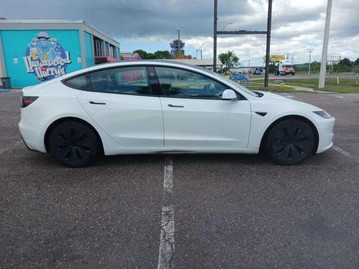 Pearl White Multi-Coat 2024 Tesla Model 3 Long Range