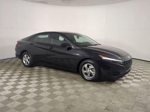 2023 Hyundai ELANTRA SE