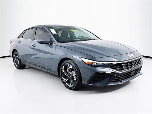 2025 Hyundai ELANTRA SEL