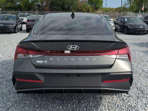 2026 Hyundai ELANTRA Sport