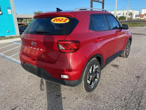 2022 Hyundai VENUE SEL