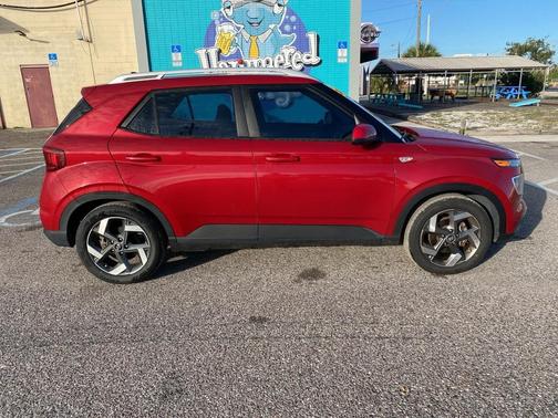 2022 Hyundai VENUE SEL