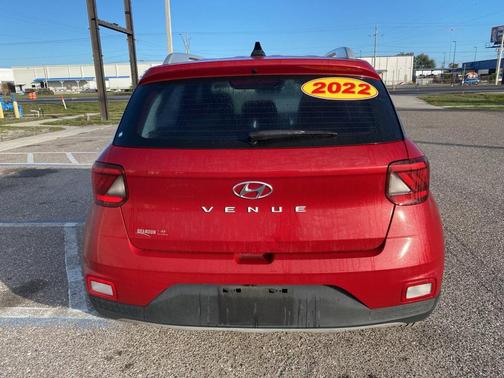 2022 Hyundai VENUE SEL