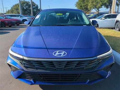 2026 Hyundai ELANTRA SE