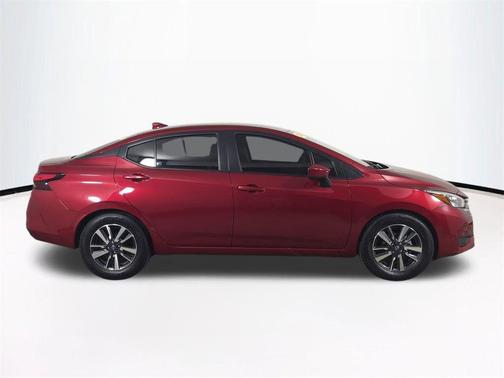 Scarlet Ember Tintcoat 2025 Nissan Versa 1.6 SV