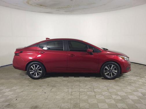 Scarlet Ember Tintcoat 2025 Nissan Versa 1.6 SV