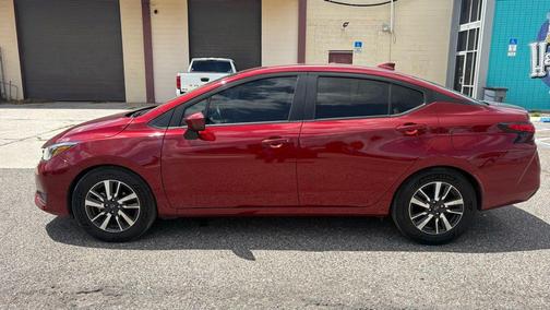 Scarlet Ember Tintcoat 2025 Nissan Versa 1.6 SV