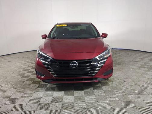 Scarlet Ember Tintcoat 2025 Nissan Versa 1.6 SV