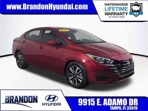 Scarlet 2025 Nissan Versa 1.6 SV