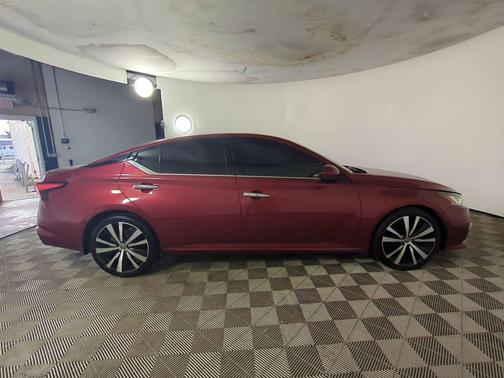 Scarlet Ember Tintcoat 2020 Nissan Altima Platinum FWD