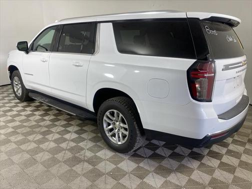 2023 Chevrolet Suburban LT