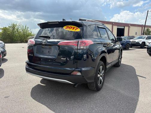Aqua 2017 Toyota RAV4 XLE