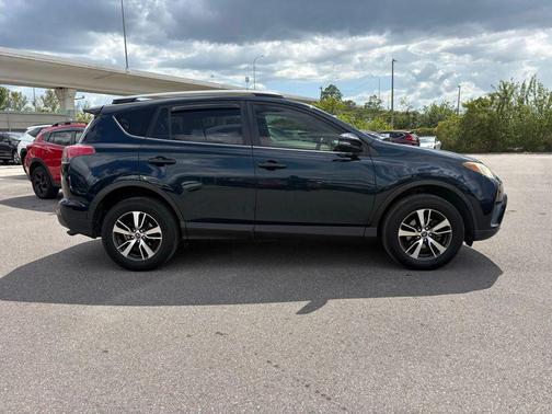Aqua 2017 Toyota RAV4 XLE