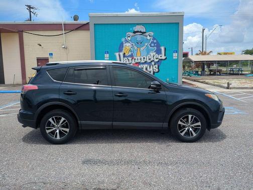Aqua 2017 Toyota RAV4 XLE