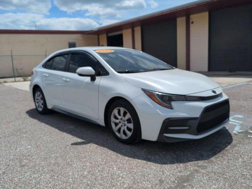 Wind Chill Pearl 2022 Toyota Corolla SE
