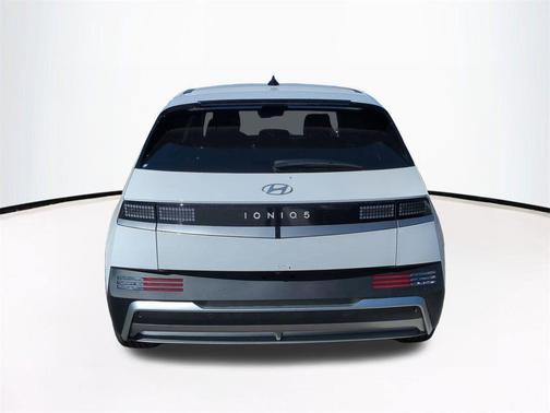 2026 Hyundai IONIQ 5 SE Standard Range