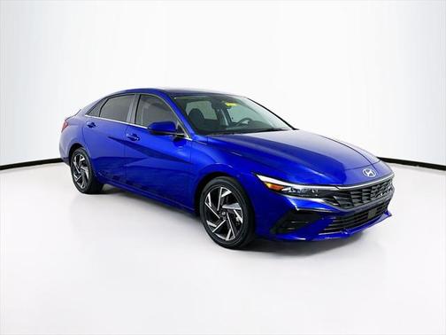 2025 Hyundai ELANTRA SEL