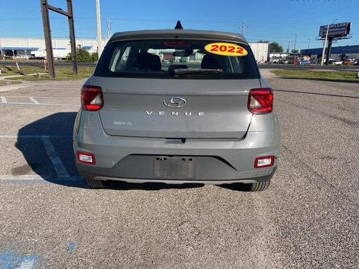 2022 Hyundai VENUE SE