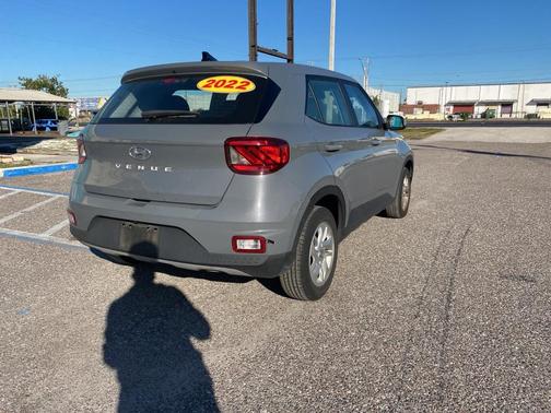 2022 Hyundai VENUE SE